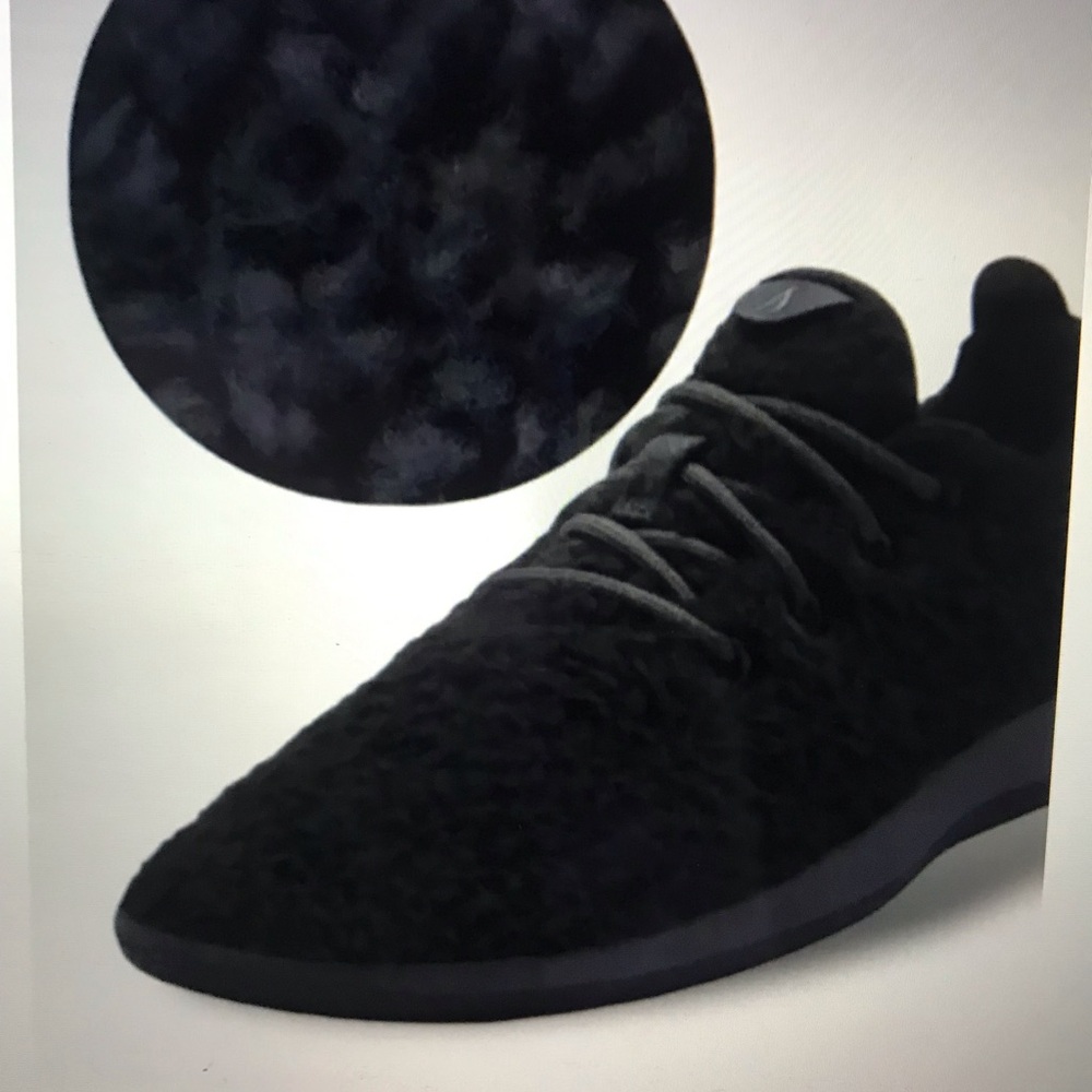 Women’s AllBirds Black Fluff Sherpa Runners Size 9 - Picture 9 of 9